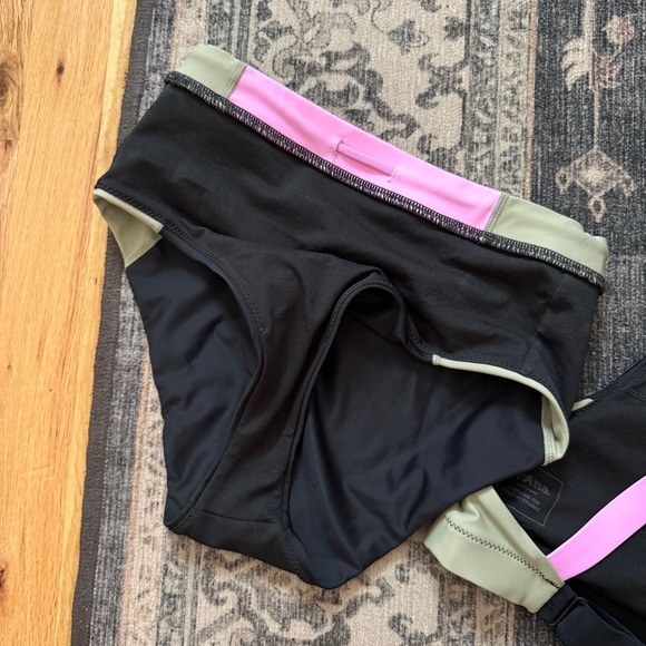 Prana Baja Bound Two Piece Swimsuit Colorblock Black Green XSmall - Picture 5 of 6